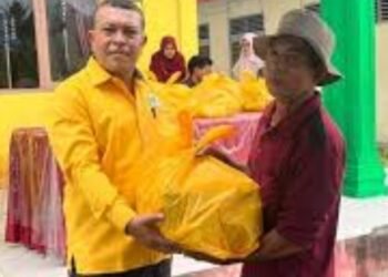 Rayakan Ulang Tahun, Golkar Bagi 23.000 Paket Pangan di NTT. 