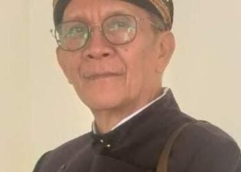 Kesadaran Menulis Sebagai Laku Spiritual Untuk Menghias Batu Nisan Diri Sendiri