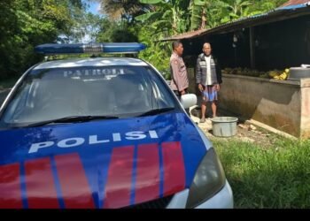 Polisi Sambangi Warga, Patroli Siang Polsek Mandor Bangun Keakraban dan Rasa Aman