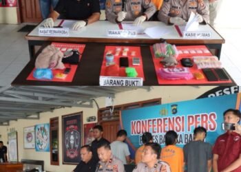 Konferensi Pers Polres Bangka Barat: Satresnarkoba Ungkap Pasutri Simpan 51 Gram Sabu, Salah Satunya Honorer Pemkab