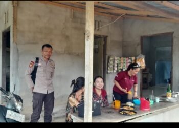 Patroli Sambil Edukasi, Polsek Sebangki Ajak Warga Lawan Hoaks!
