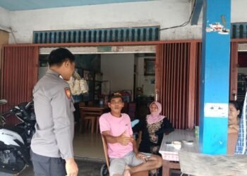 Ngopi Bareng Polisi! Begini Cara Unik Polsek Sengah Temila Dekat dengan Warga