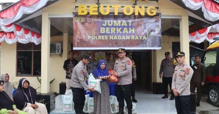 Polres Nagan Raya Gelar Jum’at Berkah, Salurkan Sembako untuk Warga Kurang Mampu di Kecamatan Beutong