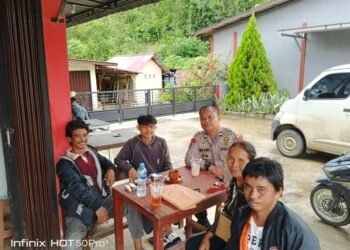 Sentuhan Humanis Polisi: Patroli Siang Sekaligus Beri Edukasi Kamtibmas