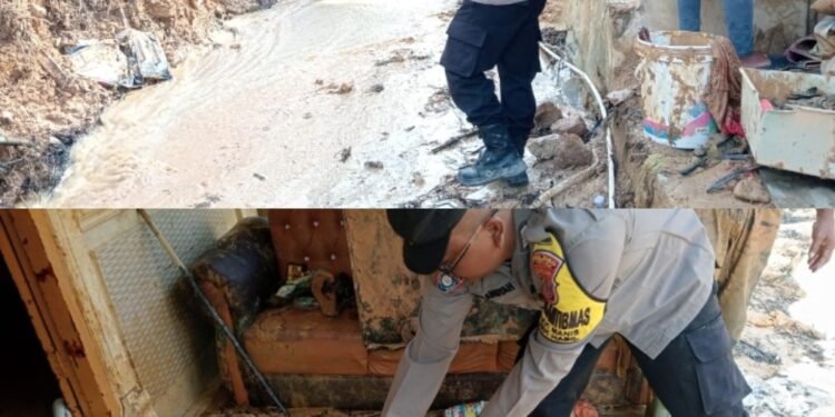 Bhabinkamtibmas dan Babinsa Bantu Warga Bersihkan Rumah Pasca Banjir dan Longsor di Sibolga Selatan