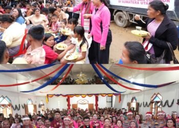 Dalam Doa dan Kasih, Kapolda Sumut Merayakan Natal Bersama Warga Terdampak Bencana di Adiankoting