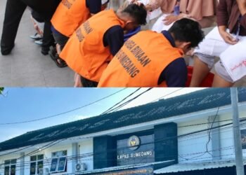 Momen Haru di Lapas Sumedang, Warga Binaan Basuh dan Cium Kaki Ibu 