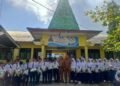 SMP Negeri 2 Secanggang Bantu Siswa Korban Banjir 