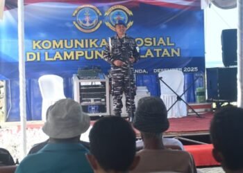 Pererat Kemanunggalan TNI AL dengan Masyarakat Pesisir, Lanal Lampung Laksanakan Komsos di Lampung Selatan