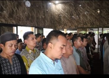 Polres Langkat Gelar Sholat Ghaib untuk Korban Bencana di Sumut, Sumbar, dan Aceh