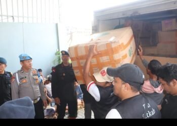 Tim Setkab RI Salurkan 1.000 Paket Bantuan untuk Korban Banjir, Kapolres Langkat: “Prioritas Kita Adalah Warga Tanjung Pura”