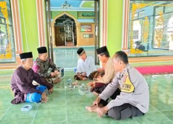 Bhabinkamtibmas Polsek Secanggang Laksanakan Jum’at Curhat Bersama Toga dan Tomas