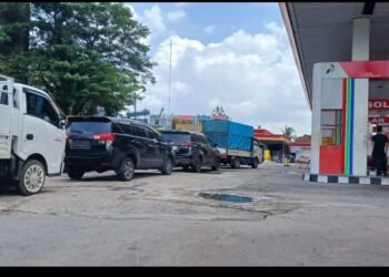 Antrian Solar dan Bio Solar Masih Terjadi di Palembang, Sopir Keluhkan Solusi Pemprov Sumsel