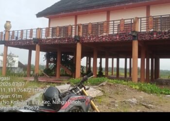 Pembangunan Rumah Betang Melawi Mangkrak di Akhir Tahun 2025 Aroma Mark-up Anggaran Mencuat ke Publik