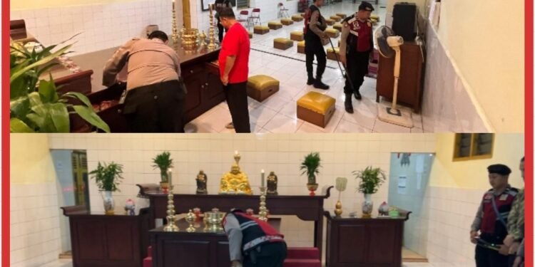 Polres Lumajang Lakukan Sterilisasi Vihara Jelang Perayaan Imlek