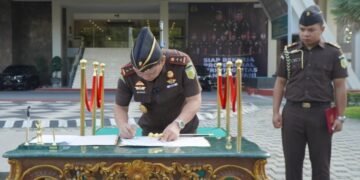 Wujudkan Birokrasi Bersih dan Melayani, Kejati Riau Gelar Apel dan Penandatanganan Pakta Integritas Menuju WBBM 2026