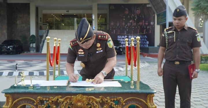 Wujudkan Birokrasi Bersih dan Melayani, Kejati Riau Gelar Apel dan Penandatanganan Pakta Integritas Menuju WBBM 2026