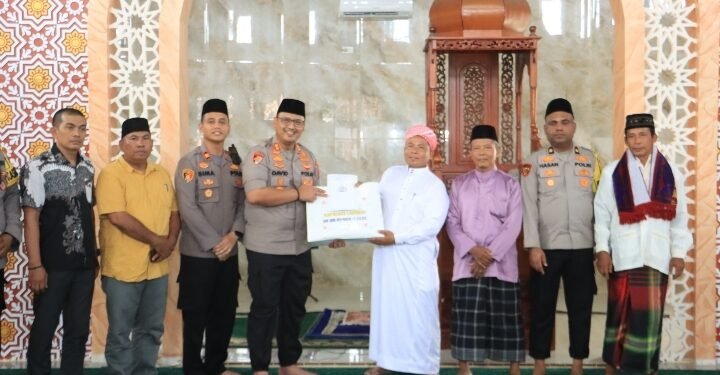 Kapolres Langkat Gelar Program Jum’at Curhat di Masjid Raya Naman Jahe