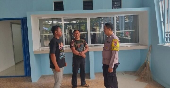 Bhabinkamtibmas Polsek Secanggang Aipda Endrik Syafriyadhi Pastikan Kesiapan Pelaksanaan SPPG