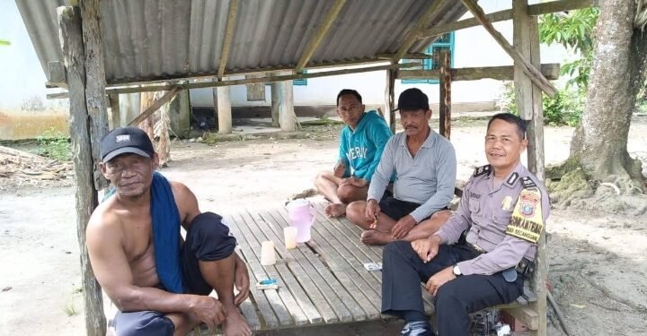 Jaga Keamanan dan Ketertiban Selama Bulan Suci Ramadhan 1447.H, Bhabinkamtibmas Desa Tanjung Ibus Laksanakan Giat Sambang Penyuluhan Bahaya Penyalahgunaan Narkoba