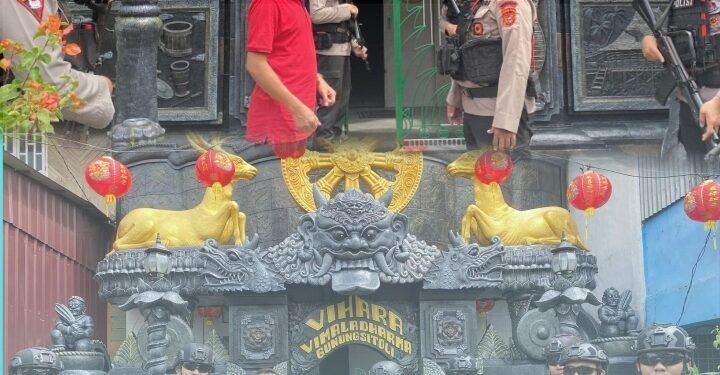 Pengamanan Humanis Brimob Warnai Perayaan Imlek 2026 di Gunungsitoli