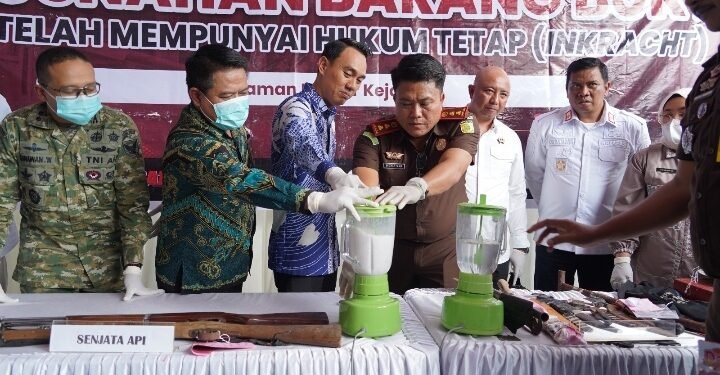 Pemusnahan Barang Bukti, Kejari OKI Tegaskan Komitmen Penegakan Hukum