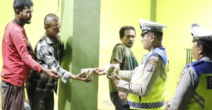 Polres Langkat Gelar Sahur On The Road Hari Ke-4, Perkuat Kepedulian Sosial dan Layanan 110 di Bulan Suci Ramadhan 1447.H