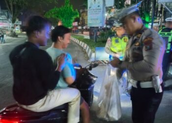 Hari Ke-5 Ramadhan, Sahur On The Road Polres Langkat Bersama Polsek Jajaran dan Sat Polairud