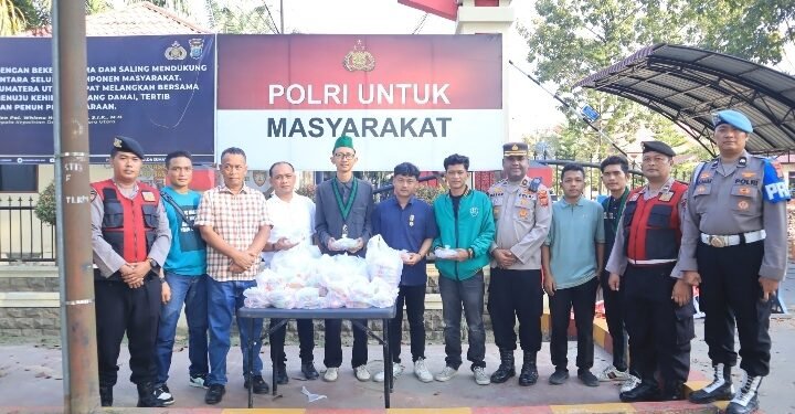 Polres Langkat Bersama Element Cipayung Berbagi Takjil, Pererat Sinergi di Bulan Suci Ramadhan
