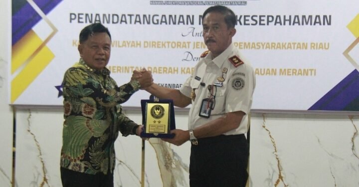 Wujudkan Pemasyarakatan Berdampak, Kepala Lapas Pekanbaru Hadiri Penandatanganan MoU Kanwil Ditjenpas Riau dengan Pemkab Kepulauan Meranti