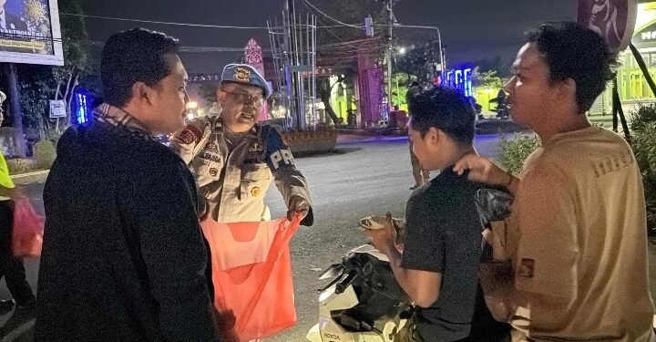 Hari Ke-11 Ramadhan, Polres Langkat Gelar Sahur On The Road dan Safari Subuh, Kapolres Sampaikan Pesan Kamtibmas