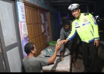 Ramadhan Penuh Berkah, Polres Langkat Gelar Sahur On The Road dan Safari Shalat Subuh