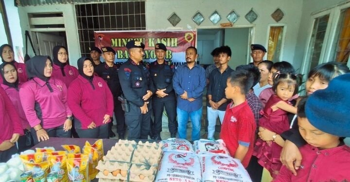 Minggu Kasih Brimob: Kepedulian yang Menguatkan Anak-Anak Rumah Kasih Sei Balai.