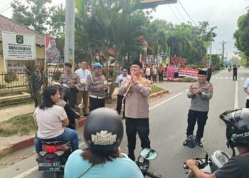 Berbagi di Penghujung Sore, Polres Langkat Gaungkan Kepedulian dan Kamtibmas