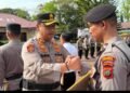 Kapolres Langkat Berikan Penghargaan kepada Personel Berprestasi dan Serahkan Paket Lebaran