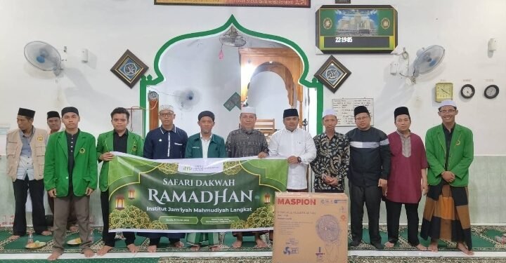 Safari Ramadhan Institut Jama’iyah Mahmudiyah Langkat Bersama JUSEHAT dan Mahasiswa KKN di Desa Suka Maju Tanjung Pura