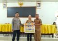 Bhabinkamtibmas Polsek Secanggang, Hadiri Penyerahan BLT-DD Kepada Warga Kurang Mampu di Desa Pantai Gading 