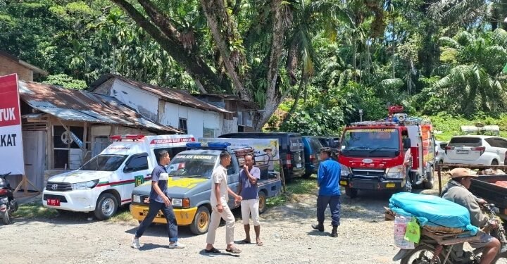 Polres Langkat Ikuti Zoom Meeting Kapolri dan Sambangi Wisatawan di Bukit Lawang
