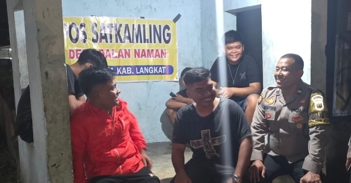 Bhabinkamtibmas Polsek Kuala Cek Pos Kamling, Perkuat Cooling System di Desa Dalan Naman