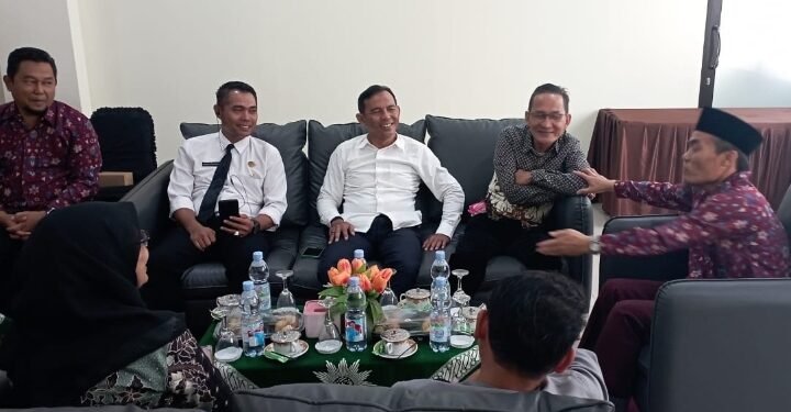 Unmuh Babel Terima Audiensi KI Babel, Komitmen Wujudkan Kampus Informatif dan Transparan