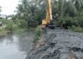 Bitra Indonesia Laksanakan Normalisasi paret dan Pembuatan Tanggul untuk Cegah Banjir