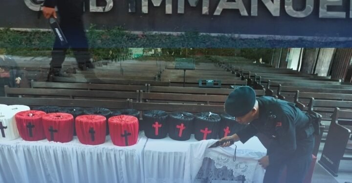Pastikan Ibadah Aman, Tim Gegana Sterilisasi Gereja Prioritas di Wilayah Medan