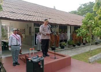 Kasat Binmas Polres Langkat Jadi Pembina Upacara, Sampaikan Pesan Kamtibmas kepada Pelajar