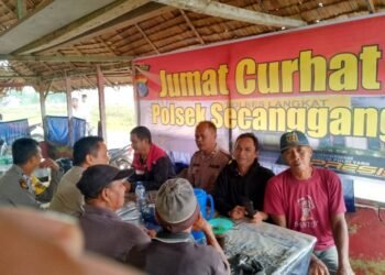 Bhabinkamtibmas Desa Teluk Kecamatan Secanggang Laksanakan Giat Jum’at Curhat Bersama Warga