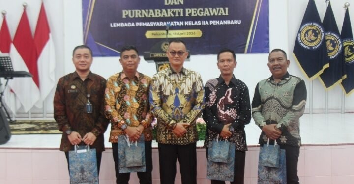 Langkah Baru, Kenangan Abadi: Momen Haru Pelepasan dan Purna Bakti Pegawai Lapas Pekanbaru