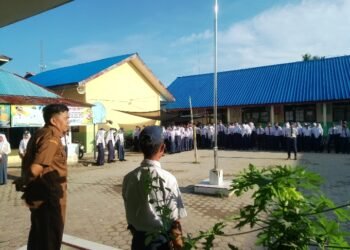 Upacara Bendera di SMP Negeri 3 Satu Atap Secanggang Berlangsung Khidmat