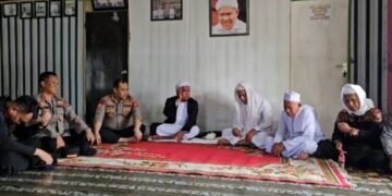 Demo Terkait Isu Narkoba di Panipahan Sempat Memanas, Tokoh Masyarakat Ajak Warga Tetap Tenang dan Percayakan Kepada Aparat Kepolisian. 