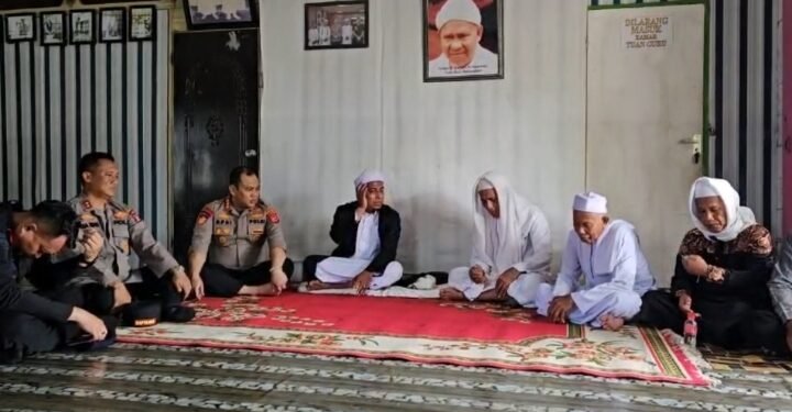 Demo Terkait Isu Narkoba di Panipahan Sempat Memanas, Tokoh Masyarakat Ajak Warga Tetap Tenang dan Percayakan Kepada Aparat Kepolisian. 