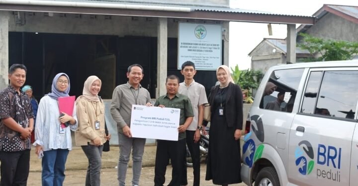 BRI Salurkan Bantuan Ambulans untuk Yayasan Sahabat Pagaralam