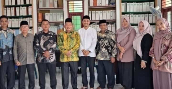 Staf Penyuluh KUA Kecamatan Secanggang Gelar Kegiatan Pembinaan dan Foto Bersama